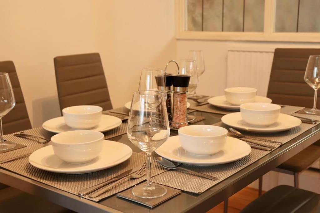 Apartment Lovely Staycation With Family Free Parking & Wifi Leeds (West Yorkshire)