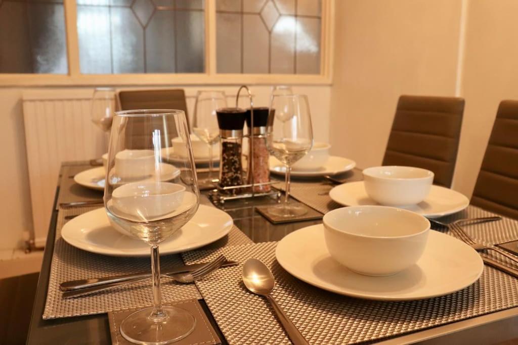 Lovely Staycation With Family Free Parking & Wifi Leeds (West Yorkshire)