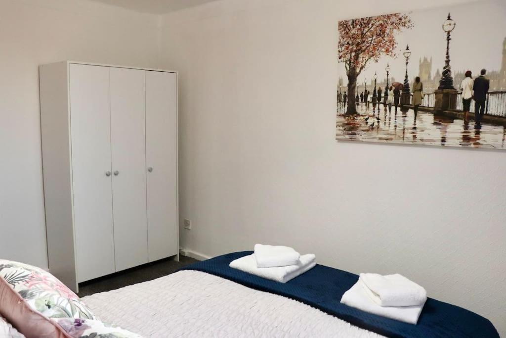 Lovely Staycation With Family Free Parking & Wifi * Leeds (West Yorkshire)