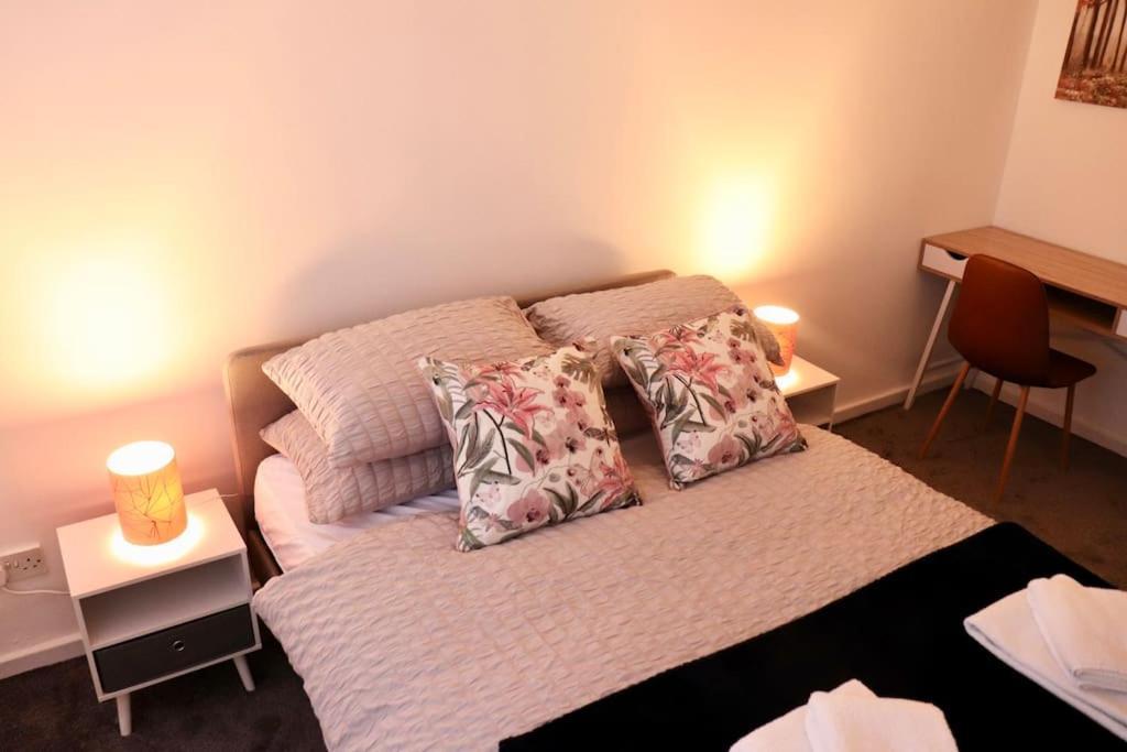 Lovely Staycation With Family Free Parking & Wifi Apartment Leeds (West Yorkshire)