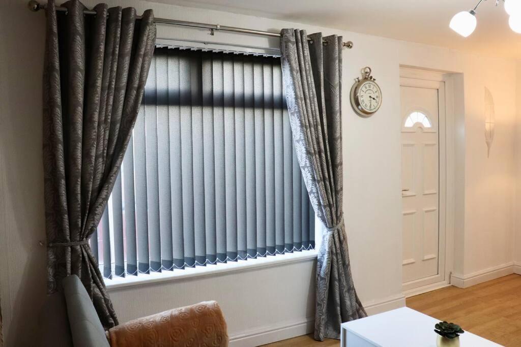 Lovely Staycation With Family Free Parking & Wifi